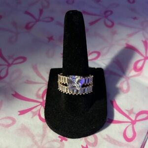 Elegant Gold and Silver Women's Ring